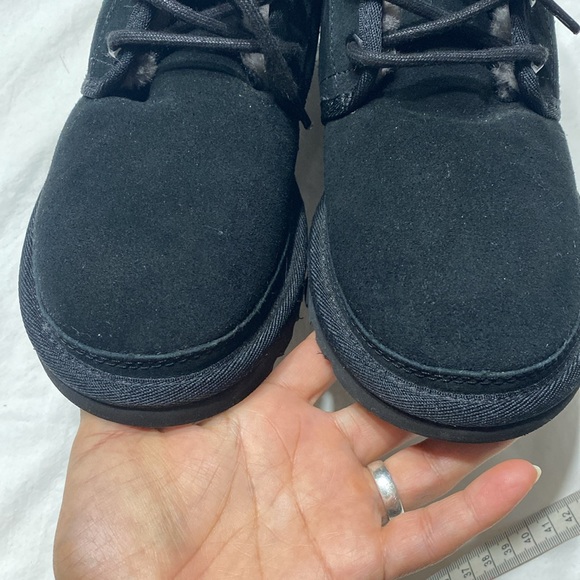 UGG Women’s Neumel Leather Chukka - Picture 3 of 10